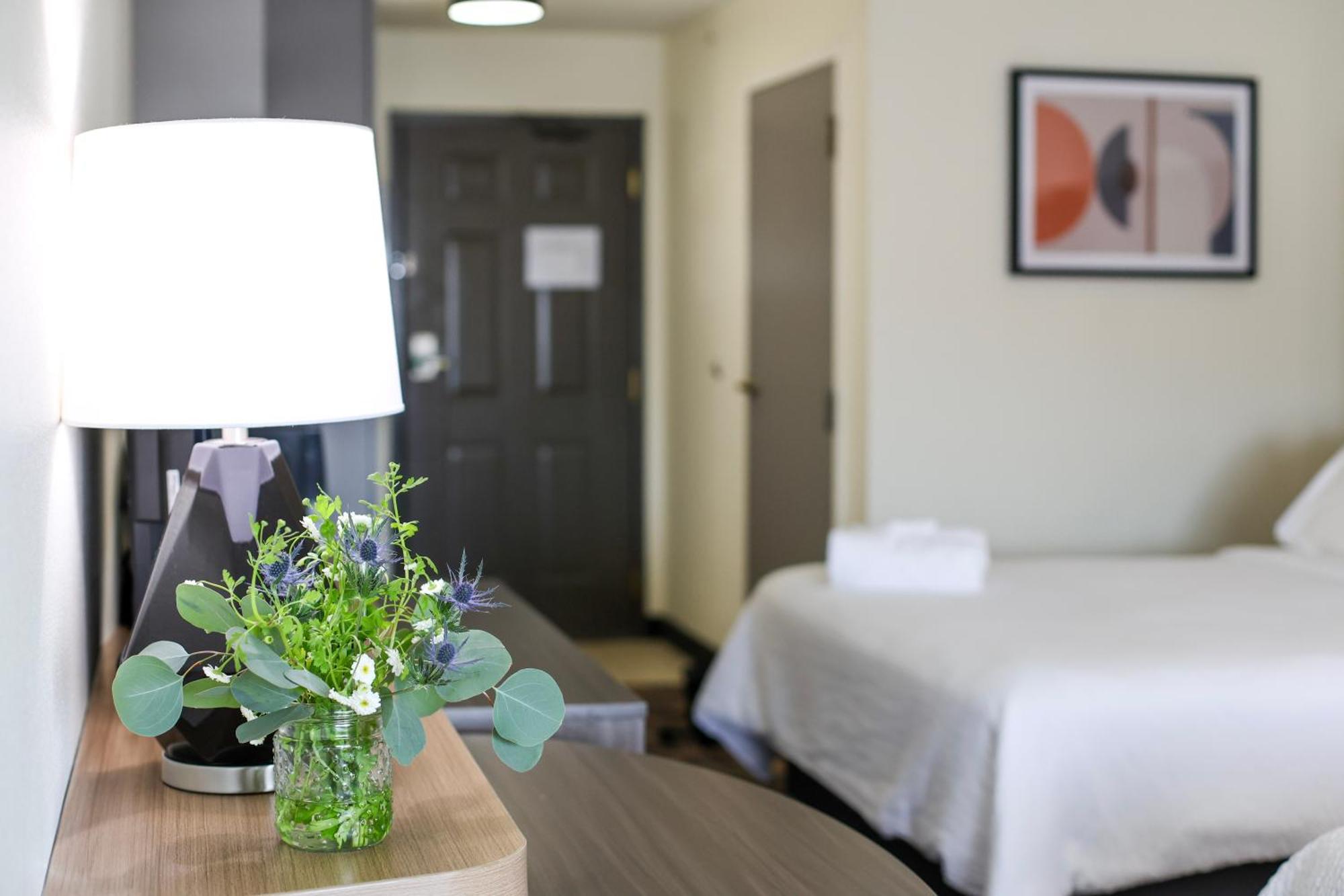 Hotel By Ihg 3*