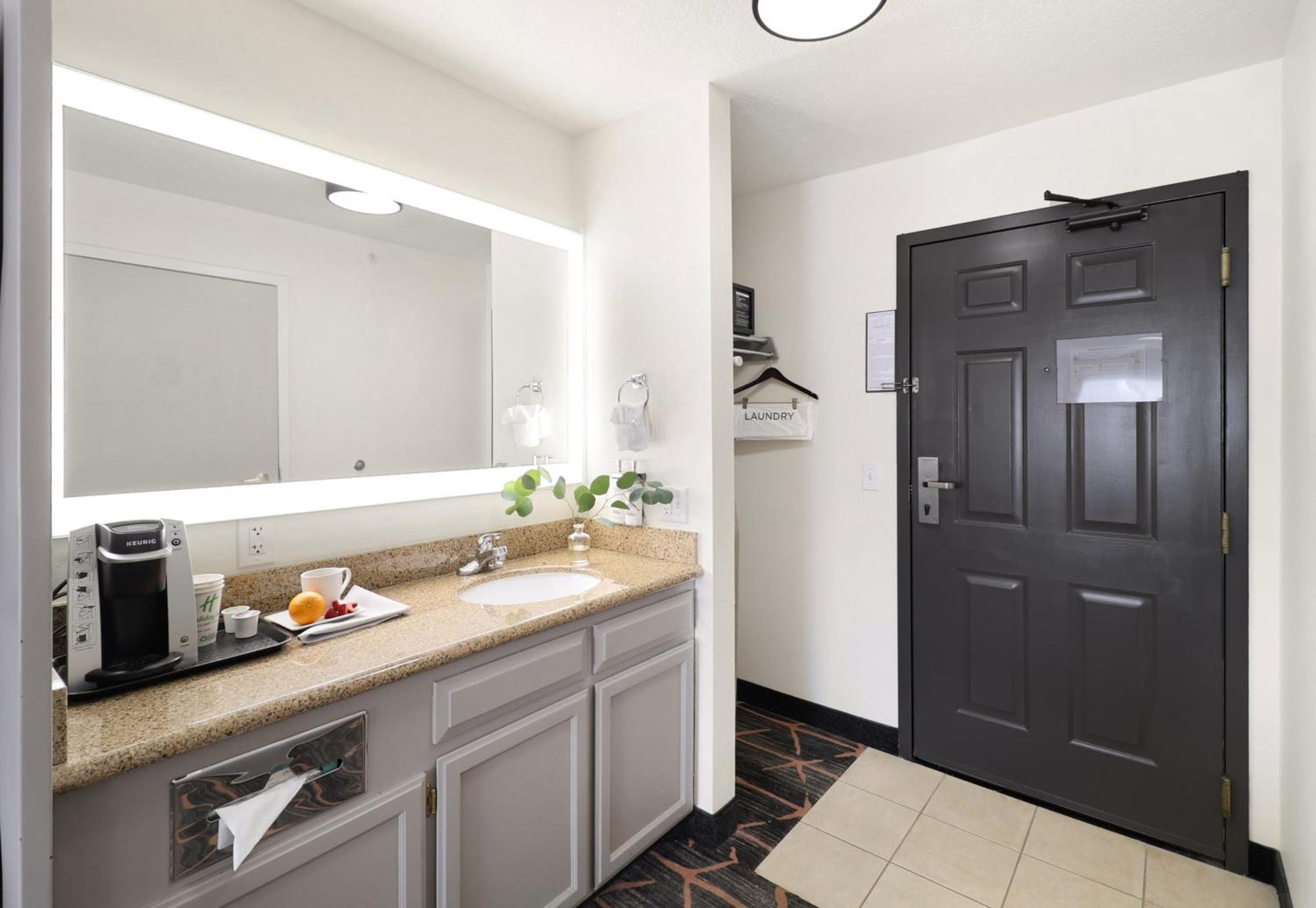 By Ihg 3* Redding