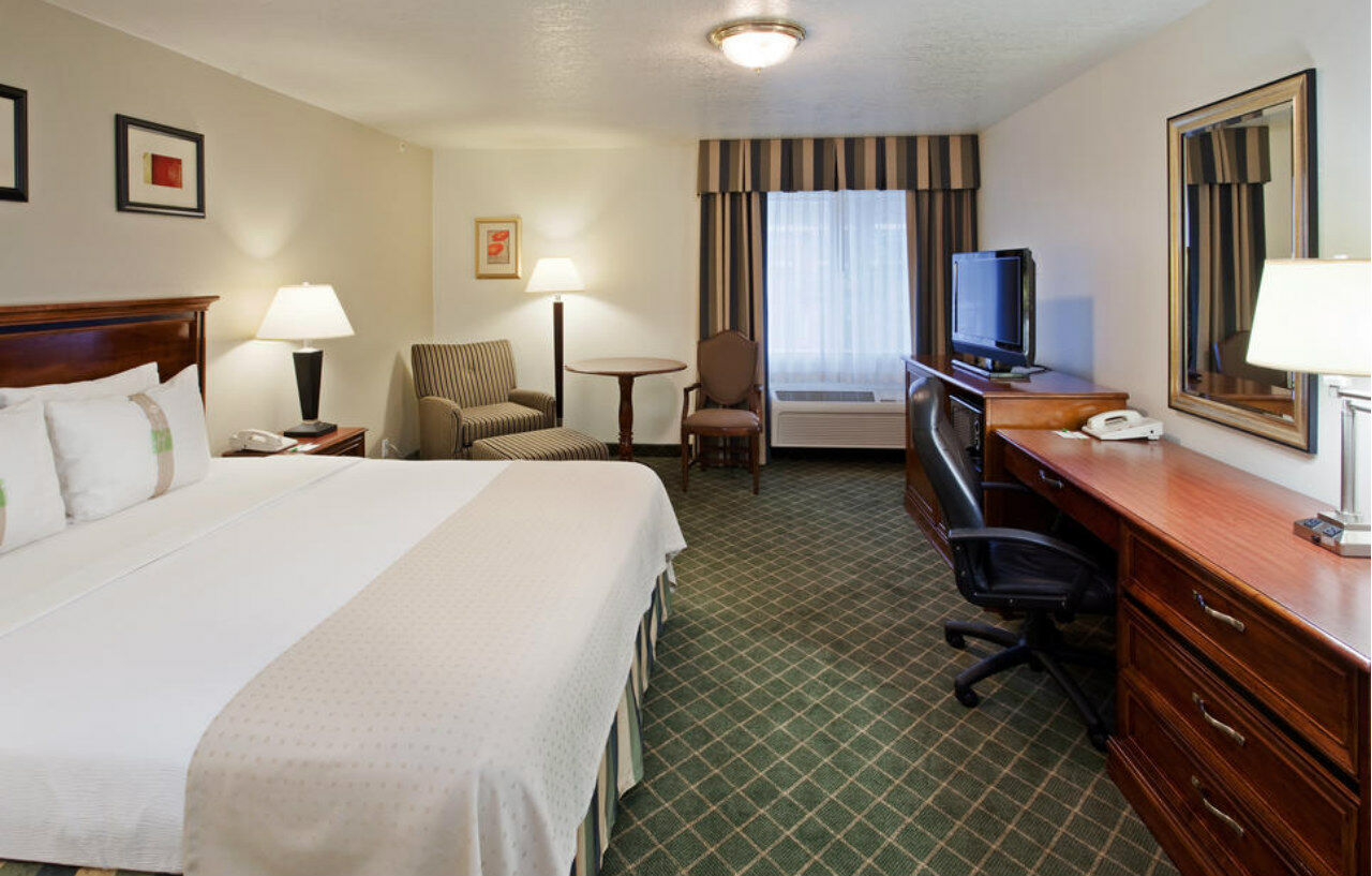 By Ihg Redding
