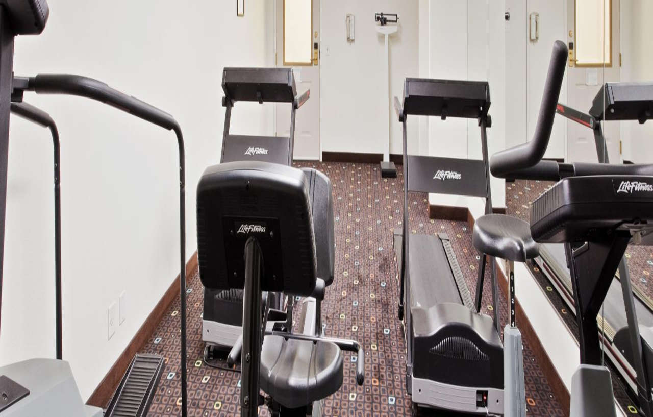Hotel By Ihg Redding